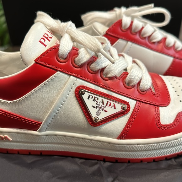 PRADA logo low top sneaker - Picture 11 of 15